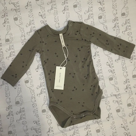 Quincy Mae short sleeve bodysuit - Picture 2 of 4